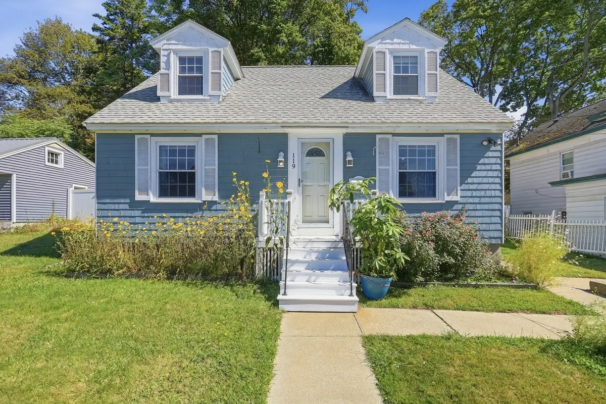 119 Beech St, Lowell, MA 01850 - #1