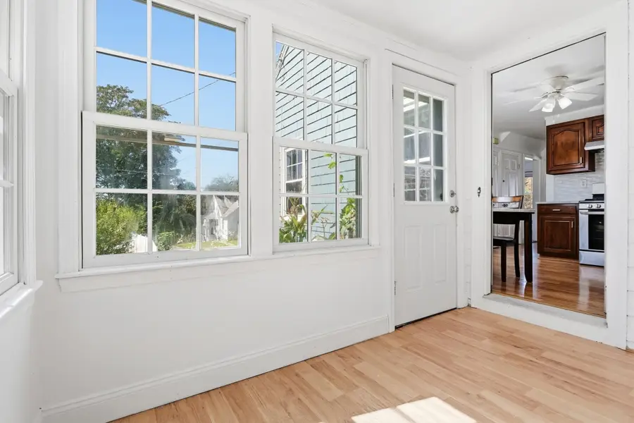 119 Beech St, Lowell, MA 01850 - #3