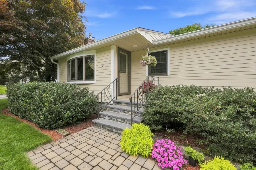 21 Old Meetinghouse Rd, Auburn, MA 01501 - #2