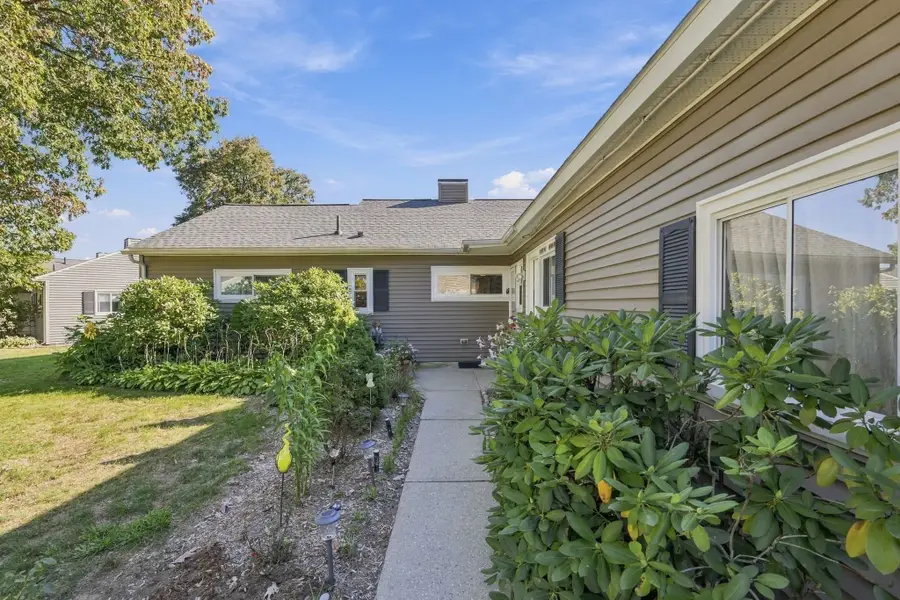 132 Horseshoe Dr #132, Chicopee, MA 01022 - #3