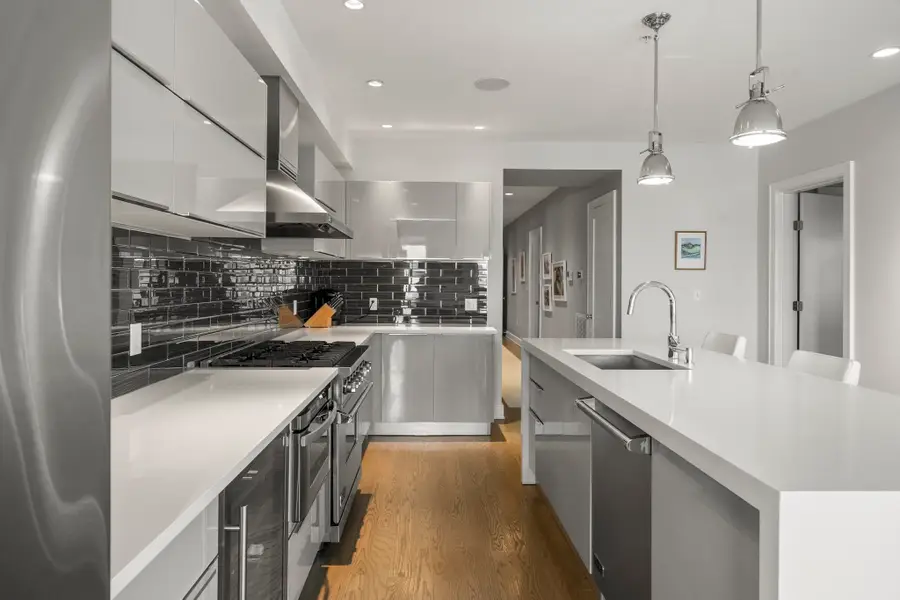 407 W First St #302, Boston, MA 02127 - #3