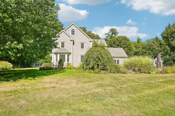 5 Steeple Chase Cir, Westford, MA 01886