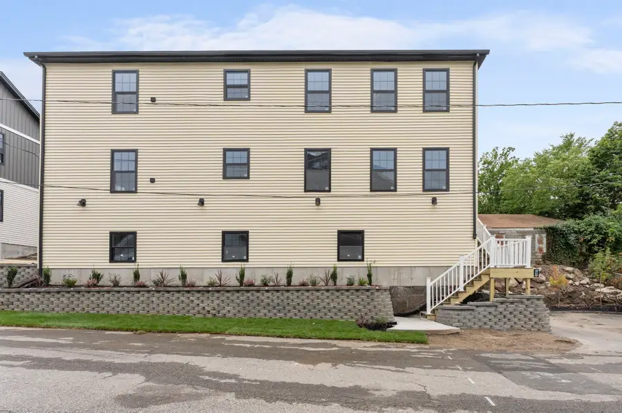 10 Buffalo Ct, Providence, RI 02909 - #3