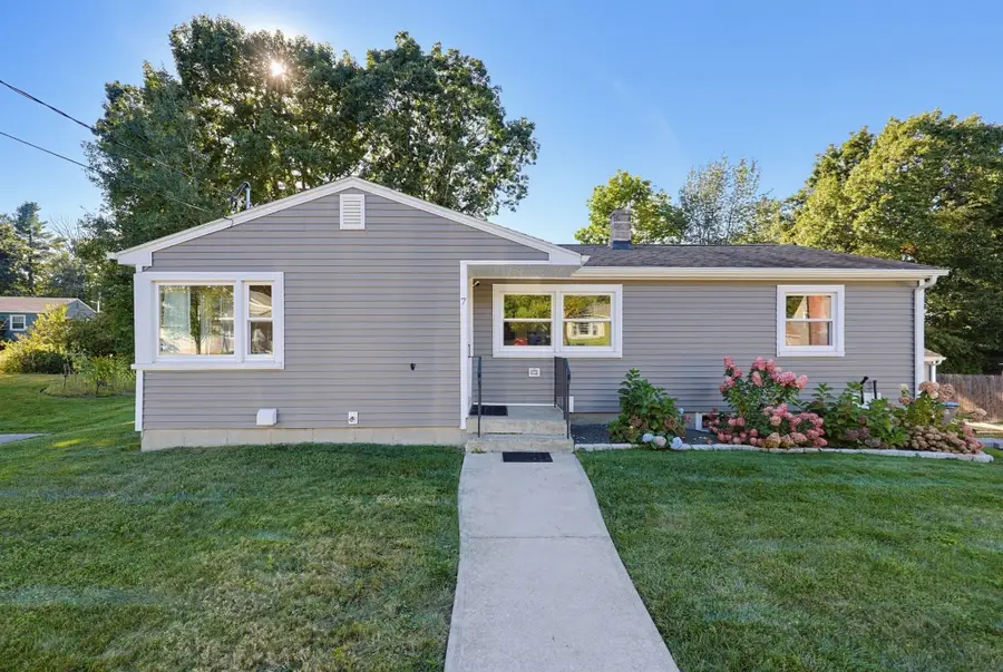 7 Phoenix Road, Auburn, MA 01501 - #2