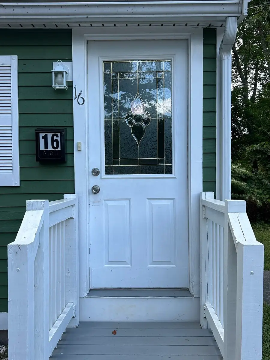 16 Upton St, Hanson, MA 02341 - #2