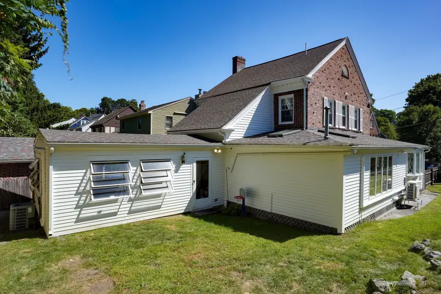 4 Parkway Road, Medford, MA 02155 - #3