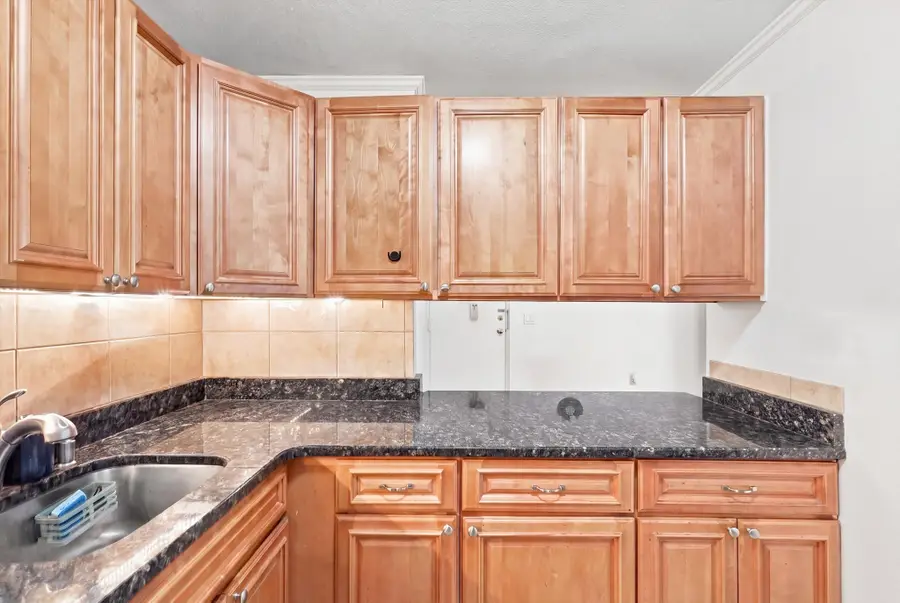237 N Main St #5, Andover, MA 01810 - #3