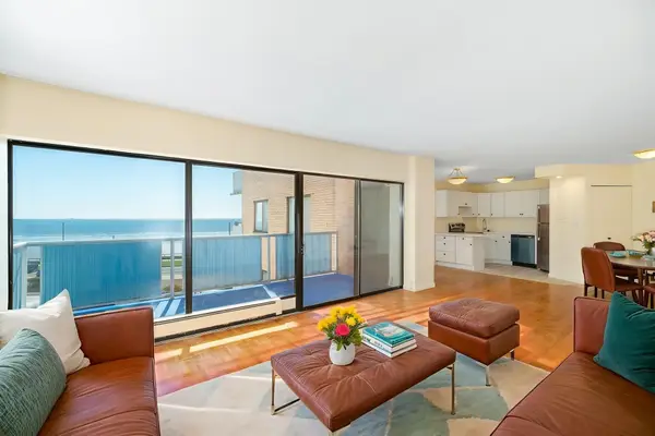 300 Lynn Shore Dr #410, Lynn, MA 01902