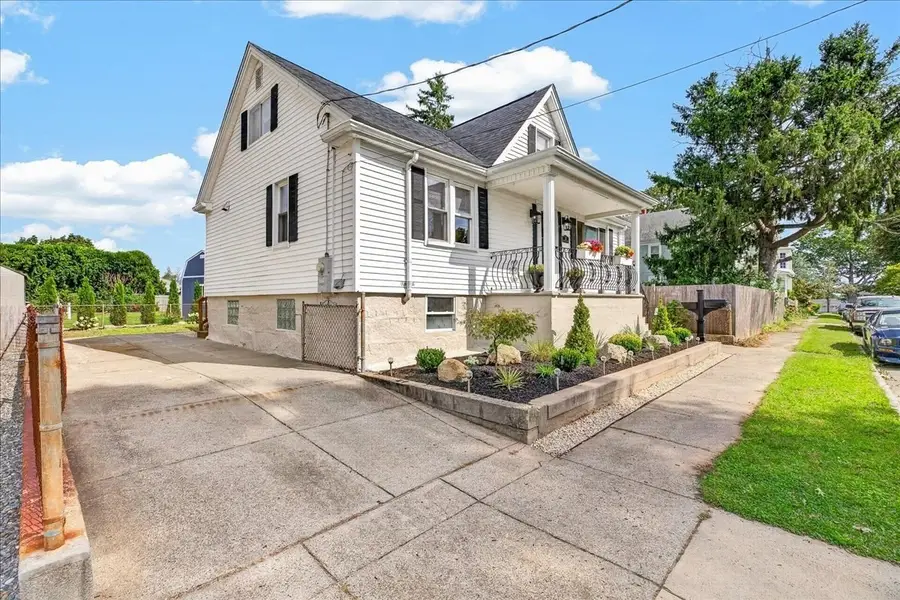 25 Fairmount St, New Bedford, MA 02740 - #3