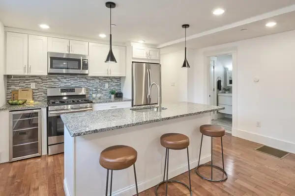 2 Auburn Ave #2, Somerville, MA 02145