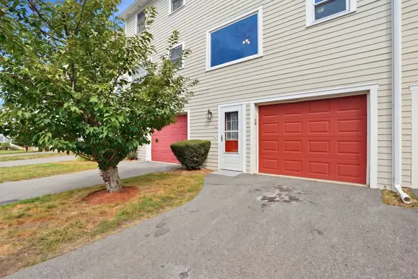 106 Park Ave W #D5, Lowell, MA 01852
