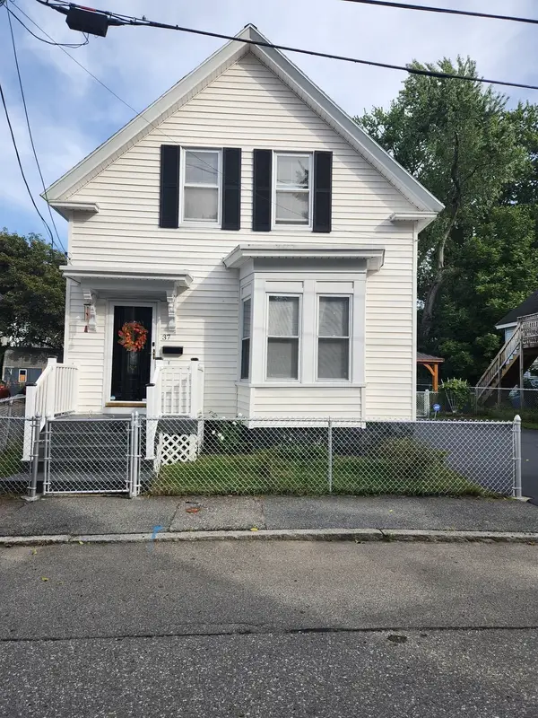 37 Barclay Street, Lowell, MA 01851