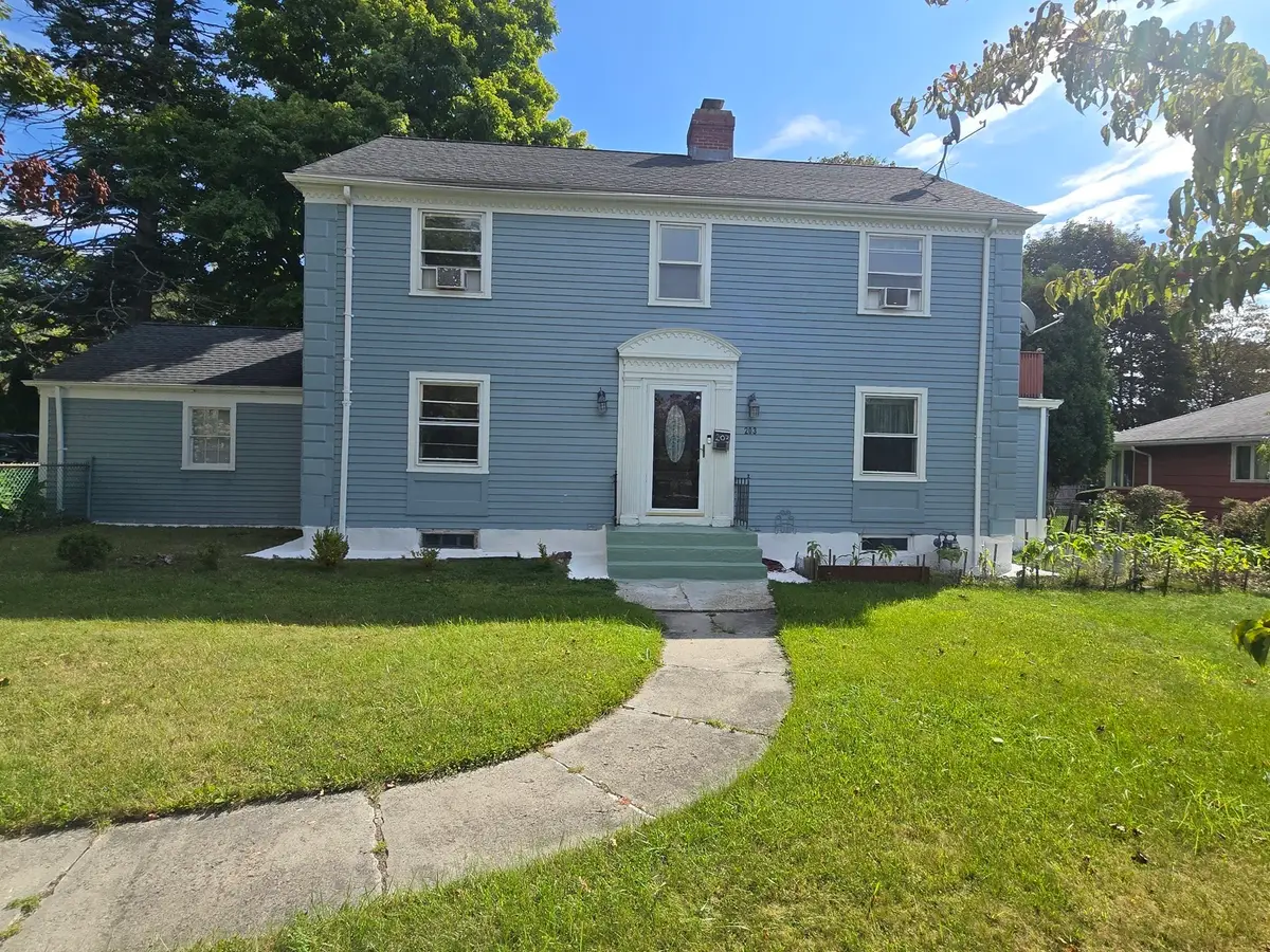 203 Burncoat St, Worcester, MA 01606 - #1