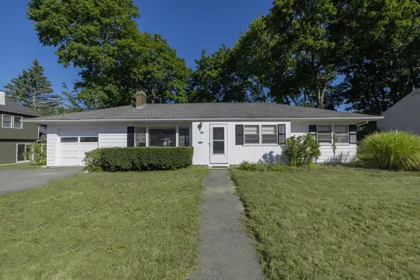23 Spring Valley Rd, Natick, MA 01760