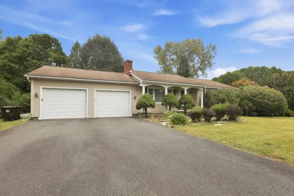 617 River Rd, Agawam, MA 01001