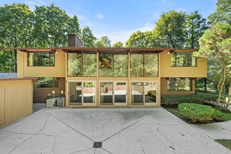 7 Arnold Rd, Wellesley, MA 02481 - #3