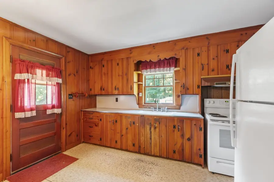 95 West Street, Lunenburg, MA 01462 - #3