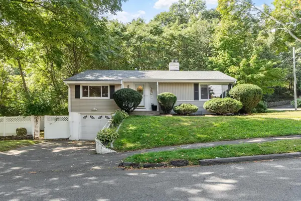 1 Standish Road, Lynnfield, MA 01940