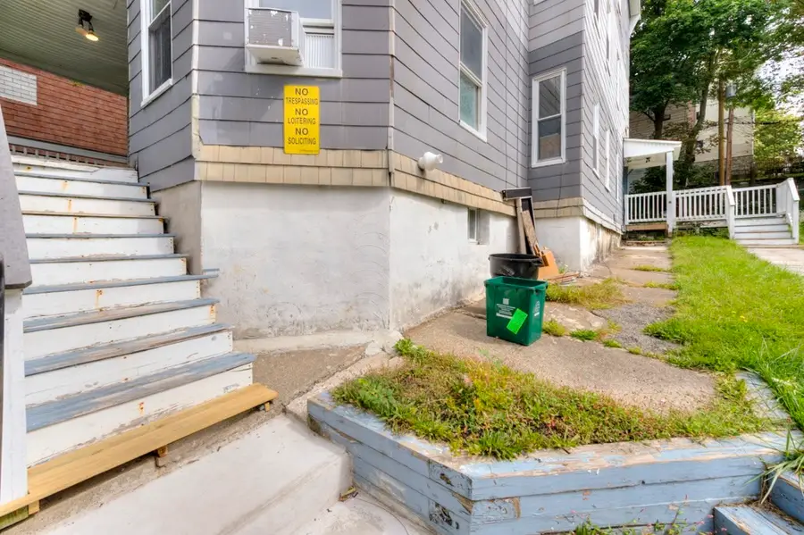 27 Rodney St, Worcester, MA 01605 - #3