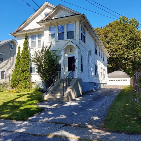 4 Dorset St, Worcester, MA 01602
