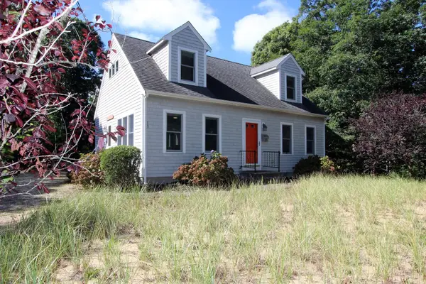 15 Bradford Ln, Eastham, MA 02642