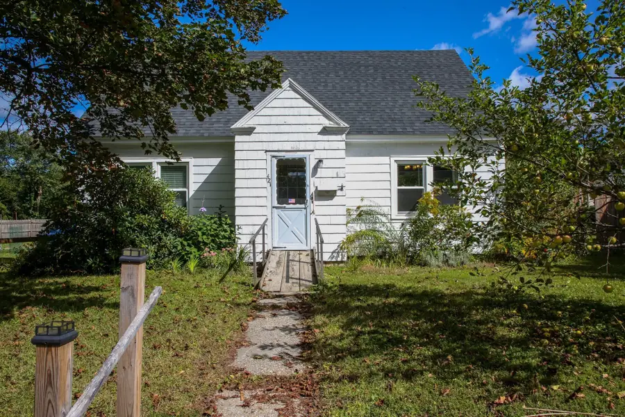 421 Elm St, Pittsfield, MA 01201 - #2