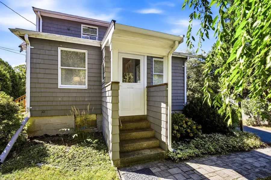 329 Sumner St, Norwood, MA 02062 - #2