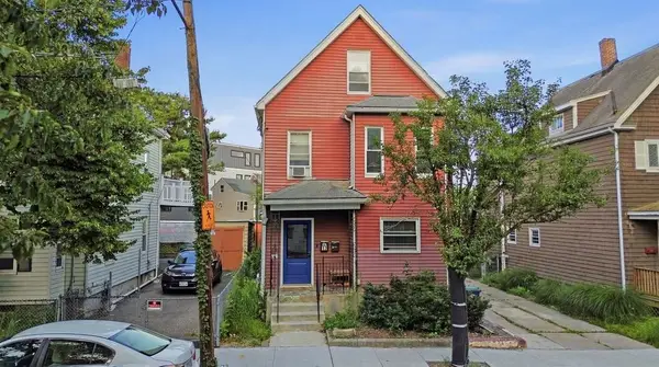 13 Knowlton St, Somerville, MA 02145