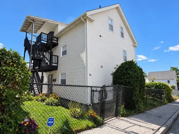 34 Dorchester St, Worcester, MA 01610