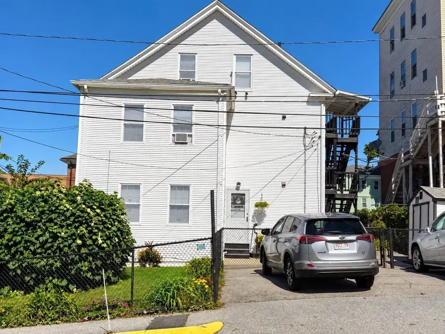34 Dorchester St, Worcester, MA 01610 - #2