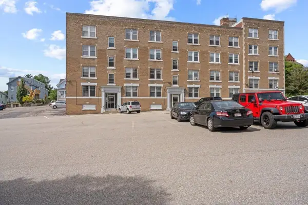 6 Chatham Pl #8, Worcester, MA 01609