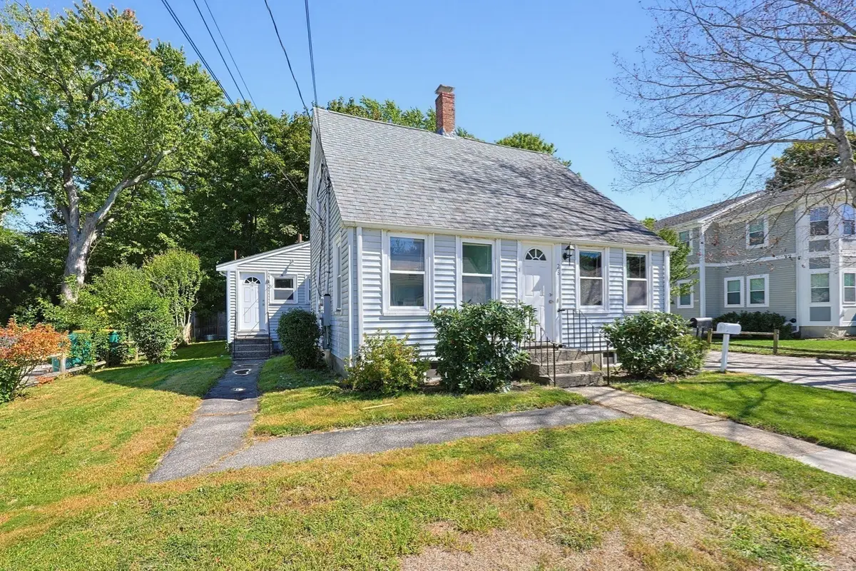28 Monroe St, Norwood, MA 02062 - #1