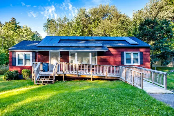 127 Pleasant St, Lunenburg, MA 01462