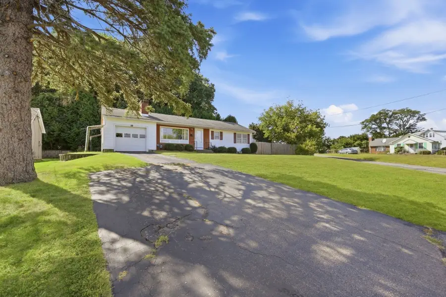 59 Washington Ave, South Hadley, MA 01075 - #2