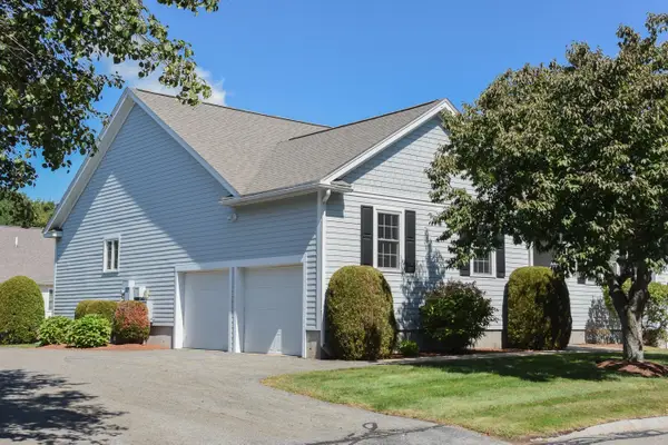 5 Village Ln #5, Methuen, MA 01844