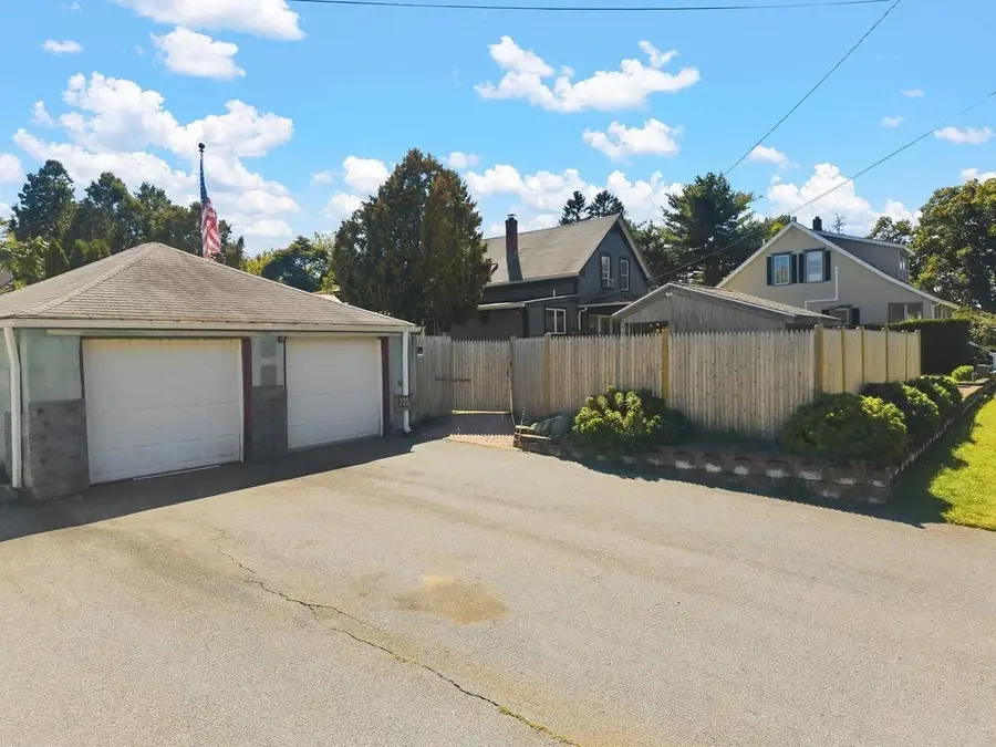 950 Glen St, New Bedford, MA 02745 - #2