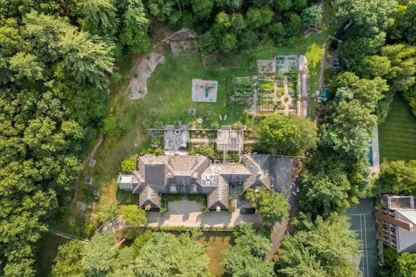 150 Pond Road, Wellesley, MA 02482