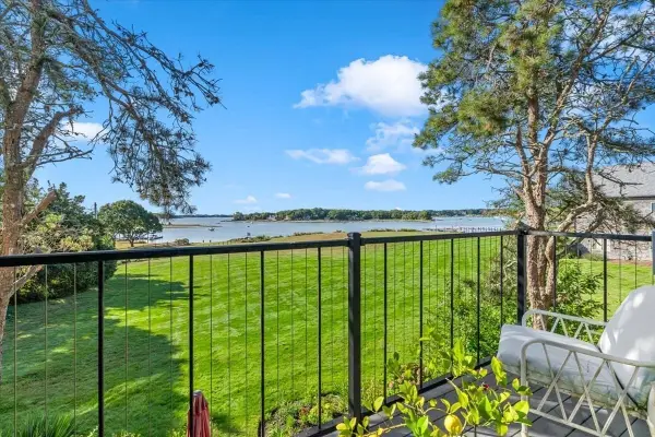 30 Woodbury St #30, Wareham, MA 02532