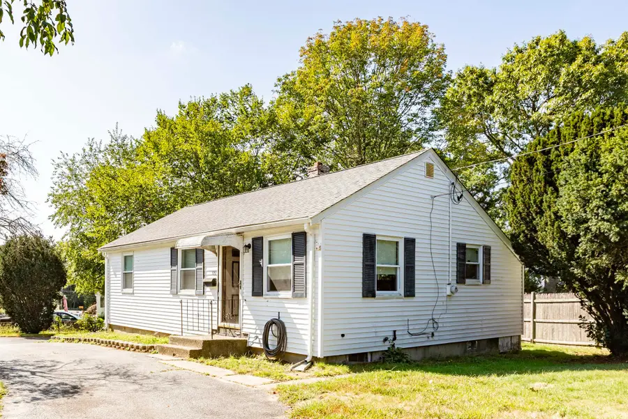 122 Algonquin St, Brockton, MA 02302 - #3