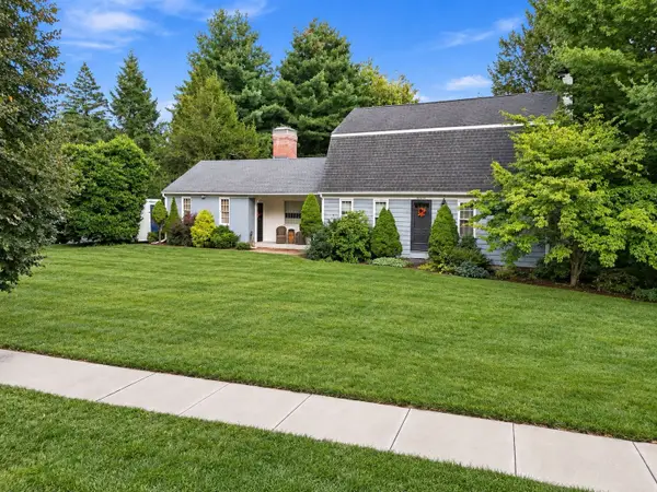 81 Coventry Ln, Longmeadow, MA 01106