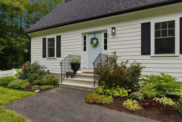 24 Locust St, Salisbury, MA 01952
