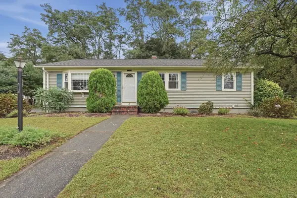 6 Lincoln Dr, Fairhaven, MA 02719