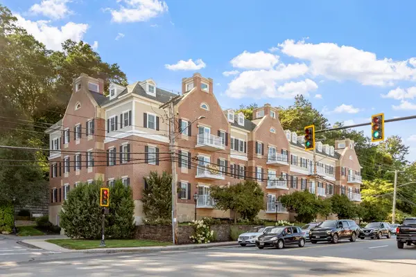 245 Cambridge Street #302, Burlington, MA 01803