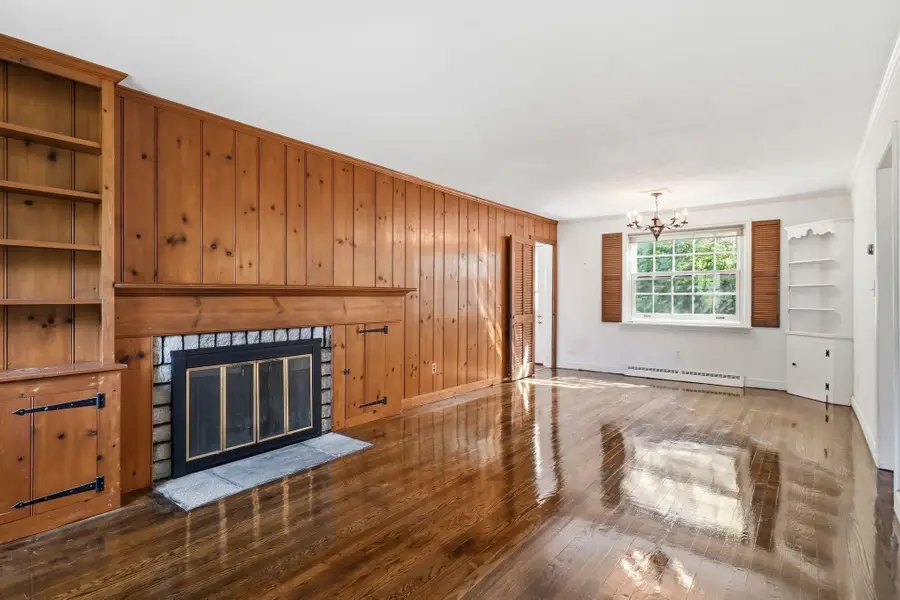 148 Falmouth Rd, West Springfield, MA 01089 - #3