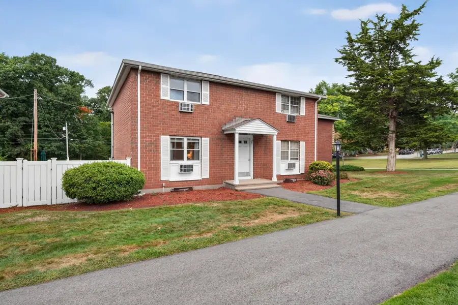 156 Kingston St #156, North Andover, MA 01845 - #2