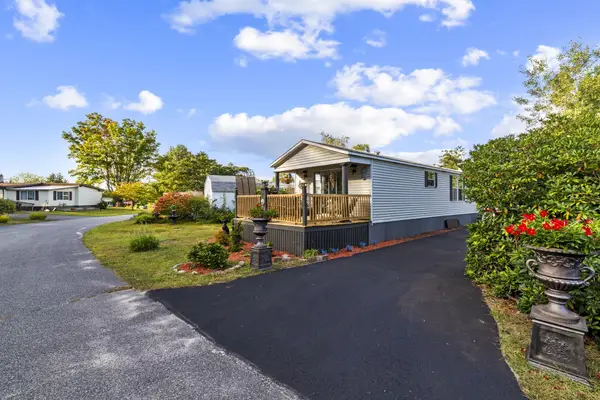 28 Washington Park, Carver, MA 02330