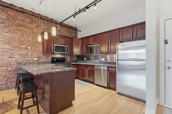 61 Market St #3A, Lowell, MA 01852