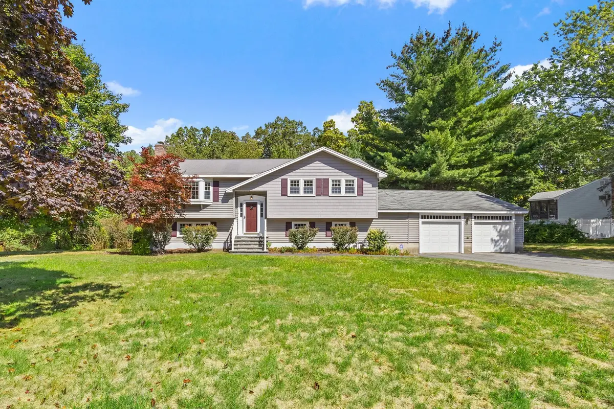 8 Roaen Dr, North Chelmsford, MA 01863 - #1
