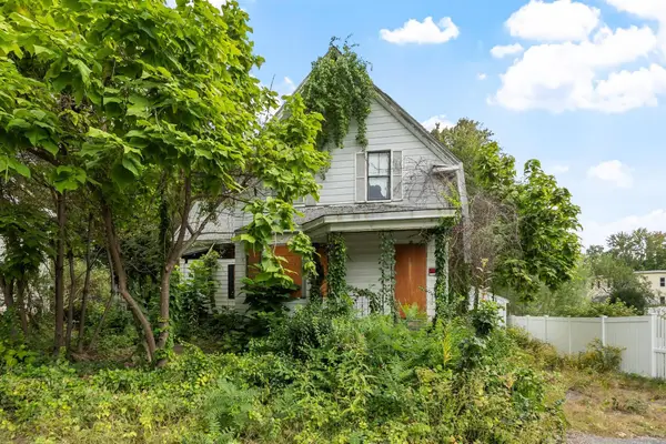 16 Holt, Chelmsford, MA 01863