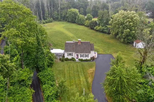 554 High St, Hanson, MA 02341